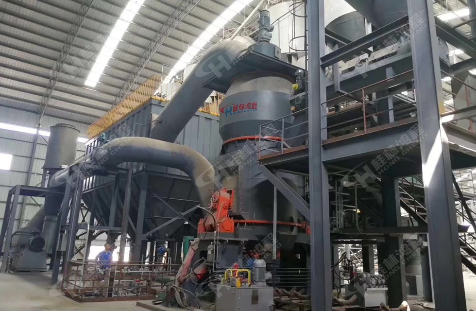 活性炭强压磨粉机供应商鸿程供应：活性炭强压立式磨粉机