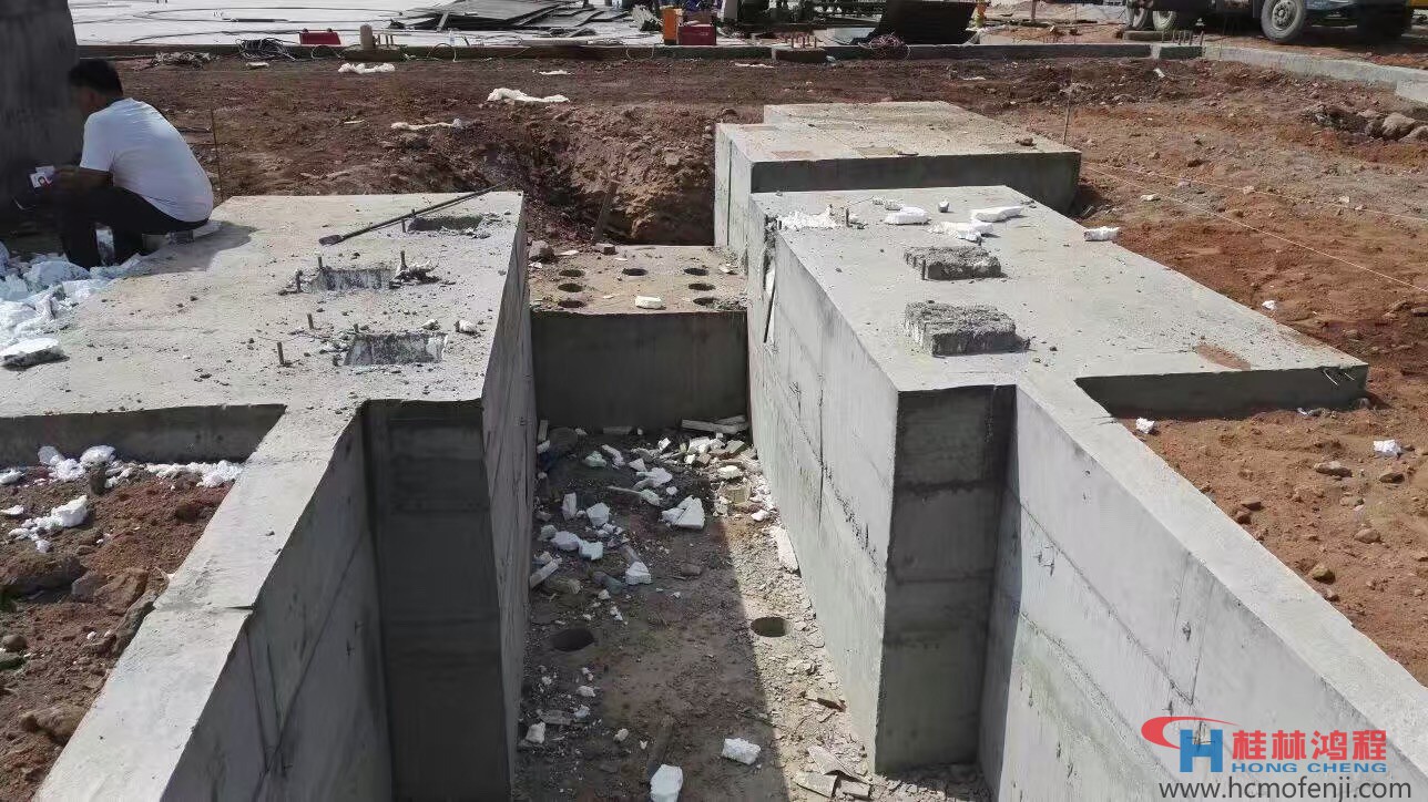 客户现场磨粉机地基已经建好 客户现场磨粉机地基已经建好