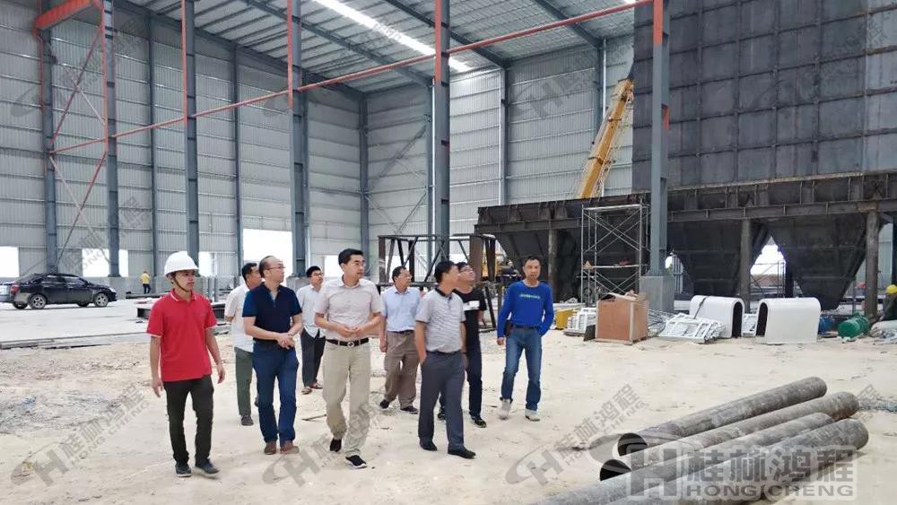 桂林鸿程人造岗石设备 HLMX1700超细立磨人造岗石磨粉机生产线 桂林鸿程人造岗石设备 HLMX1700超细立磨人造岗石磨粉机生产线