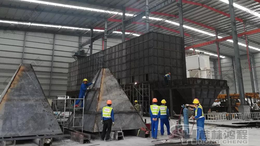 桂林鸿程人造岗石设备 HLMX1700超细立磨人造岗石磨粉机生产线 桂林鸿程人造岗石设备 HLMX1700超细立磨人造岗石磨粉机生产线