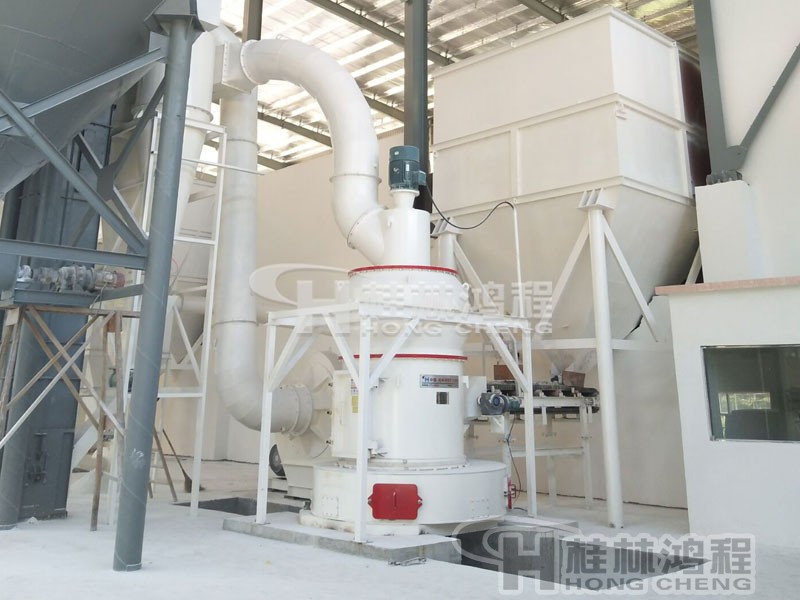 新型雷蒙磨粉机HC1700HC摆式磨粉机