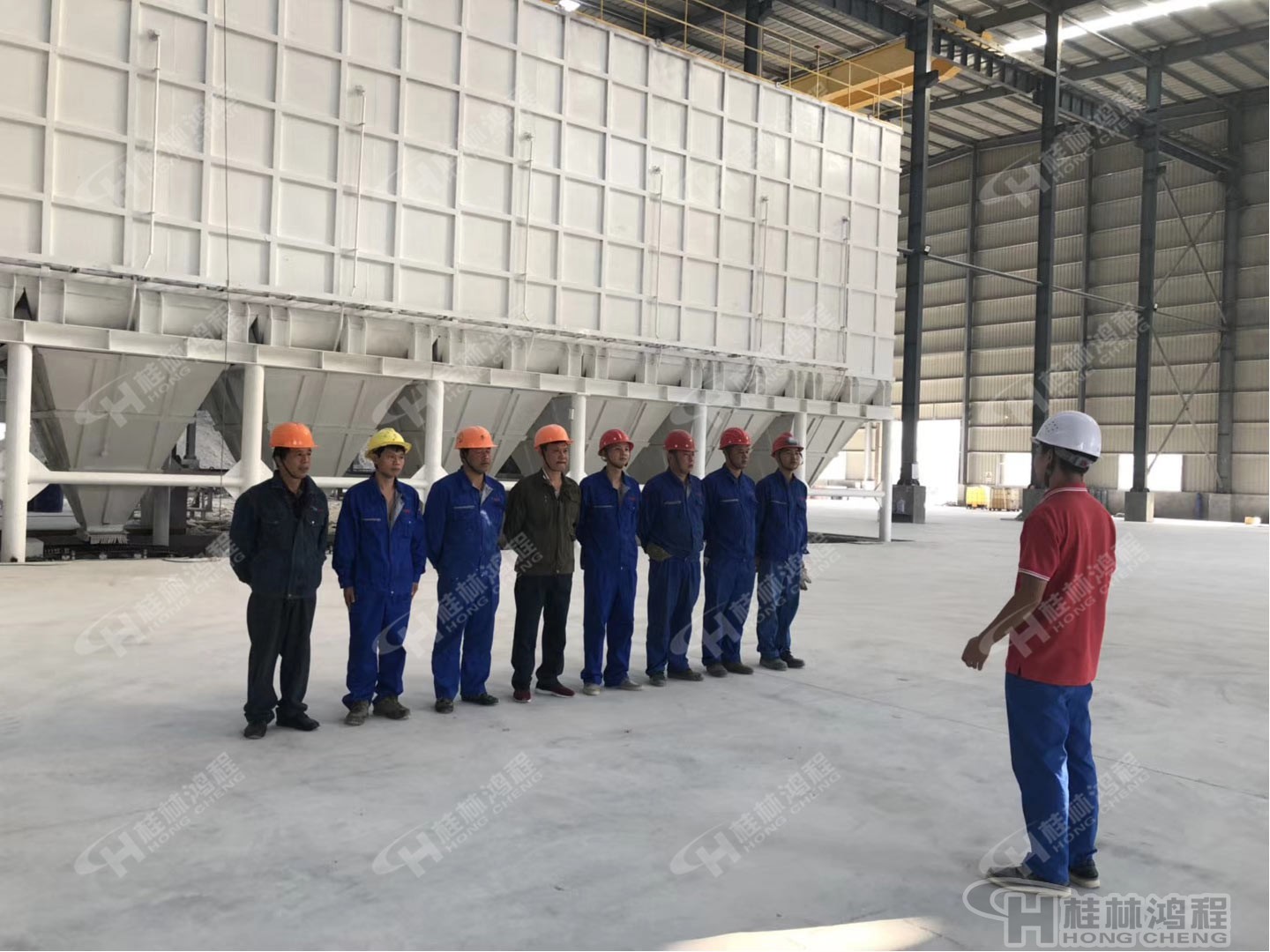 桂林鸿程人造石生产线003号EPC项目总包设备安装现场 桂林鸿程人造石生产线003号EPC项目总包设备安装现场