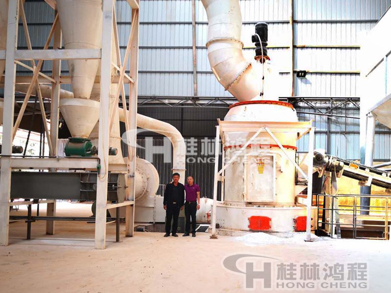 效型雷蒙磨粉机石灰石250目时产29吨摆式磨粉机