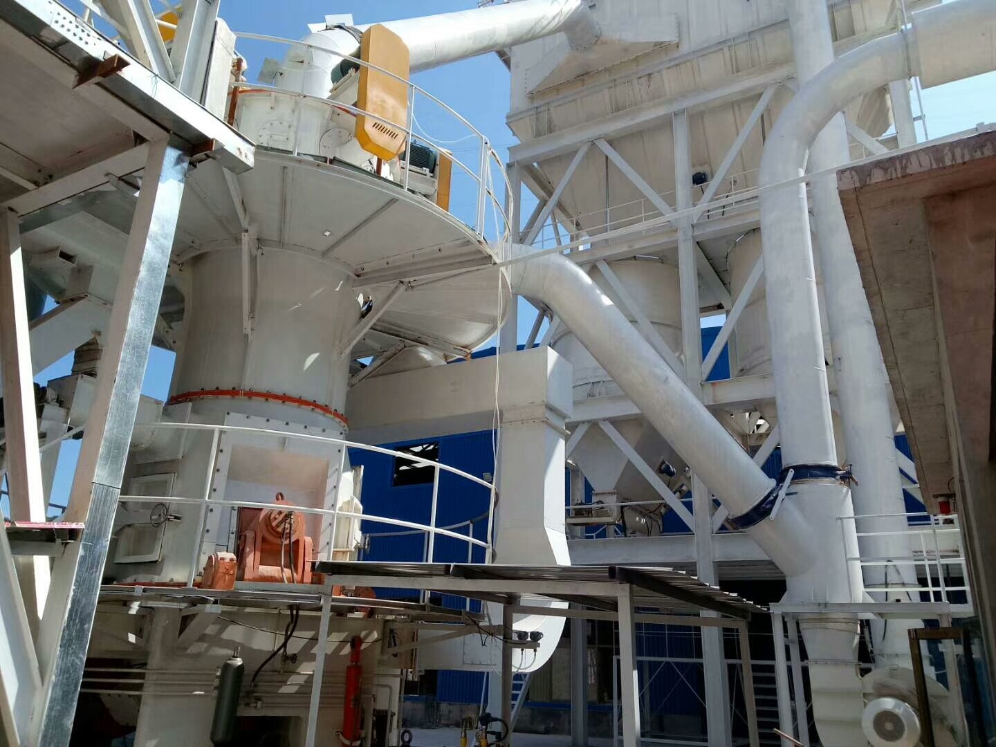 桂林鸿程325~3000目铸造用铝矾土粉HLMX铝矾土超细立磨 桂林鸿程325~3000目铸造用铝矾土粉HLMX铝矾土超细立磨