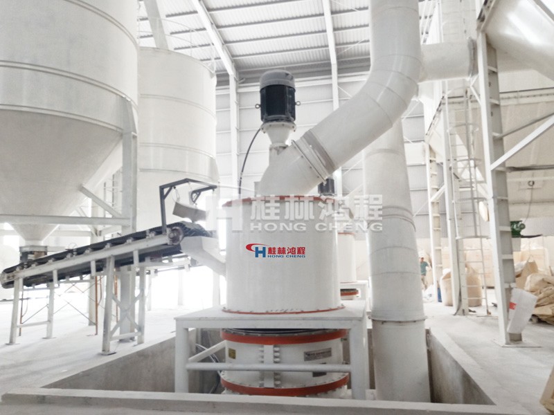 800目超细碳酸钙磨粉机HCH1395环辊磨东南亚某厂现场 产量4.5吨每小时
