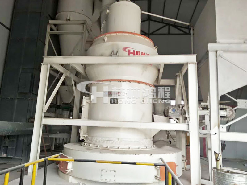 桂林鸿程粘土雷蒙磨粉机HC1700摆式磨粉机