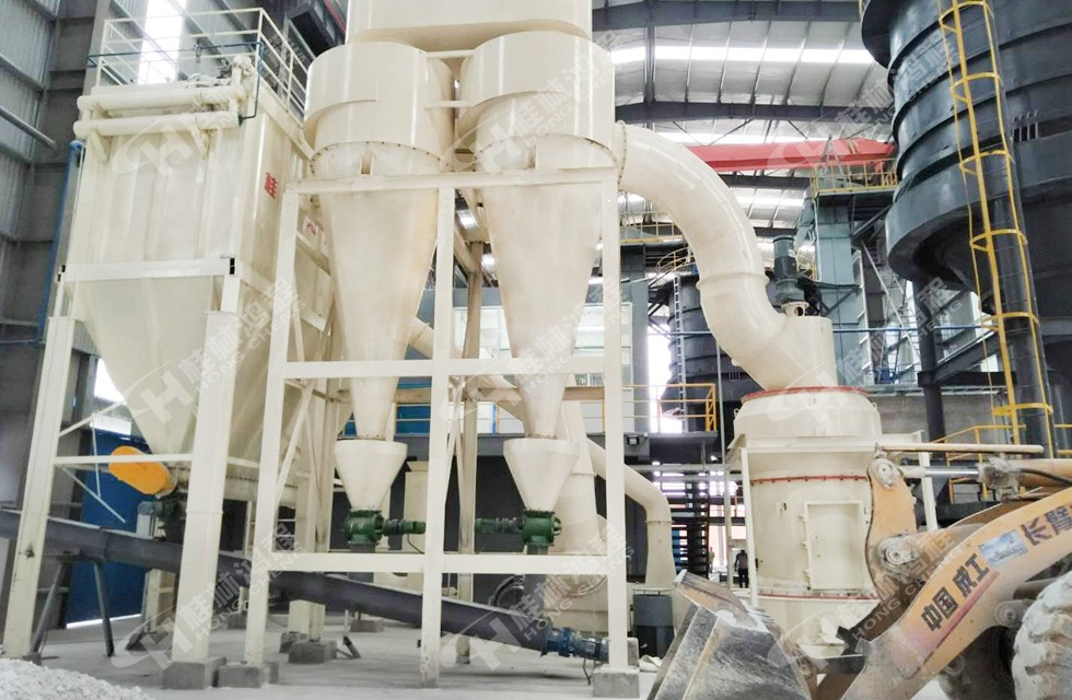 磨生石灰磨机HC1700纵摆磨粉机200目12吨内蒙古兴安盟客户投产