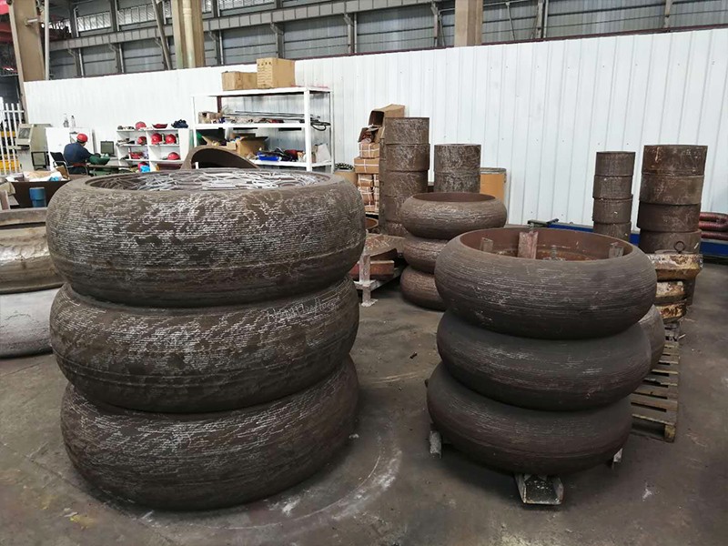 桂林鸿程立磨磨辊堆焊 磨粉机磨辊耐磨材质