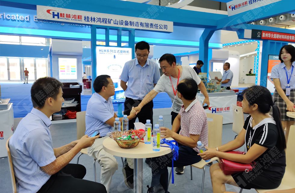 桂林鸿程荣耀亮相第三届中国(贺州)石材•碳酸钙展览会 桂林鸿程荣耀亮相第三届中国(贺州)石材•碳酸钙展览会