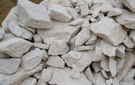 氧化镁轻烧粉原料：菱镁矿石