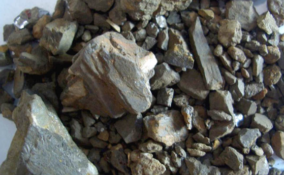 发现大型钼钨矿床中国变世界钼都