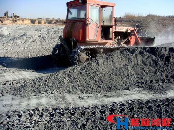 粉煤灰磨粉机桂林鸿程立磨机