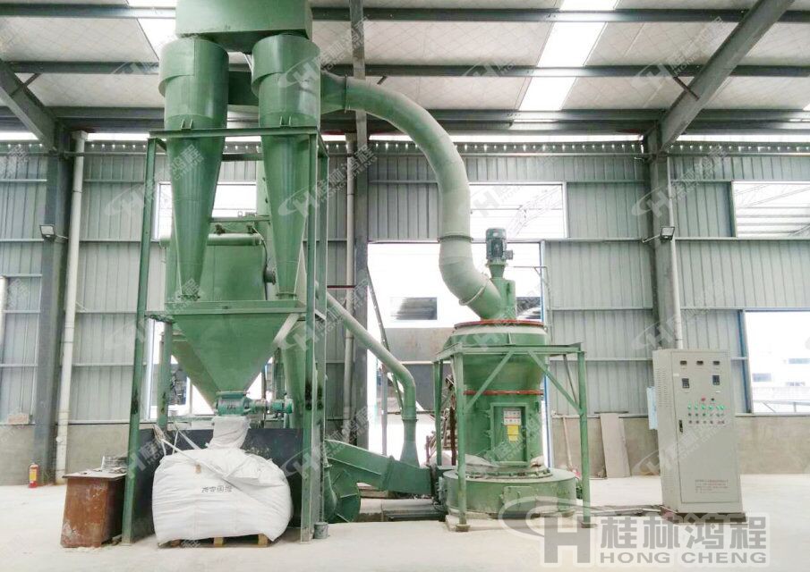 桂林鸿程杂卤石雷蒙磨粉机，杂卤石磨机，杂卤石磨粉机-HC系列纵摆式磨粉机环保设备