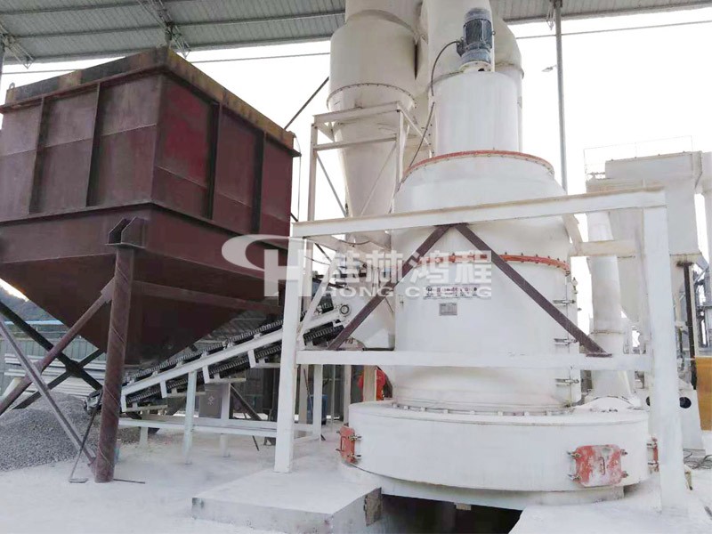 鸿程矿山机械的大型石粉磨机 150目大型石粉磨机 HC1900摆式磨粉机贵州客户 鸿程矿山机械的大型石粉磨机 150目大型石粉磨机 HC1900摆式磨粉机贵州客户