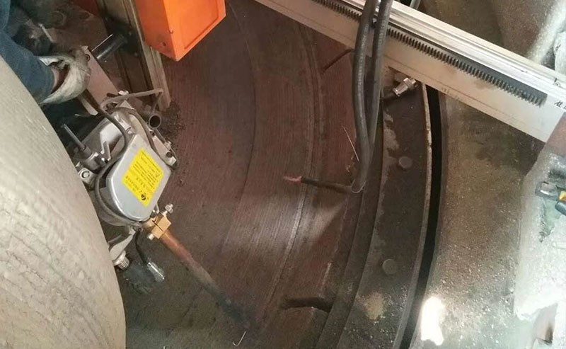 桂林鸿程生料立磨磨盘堆焊