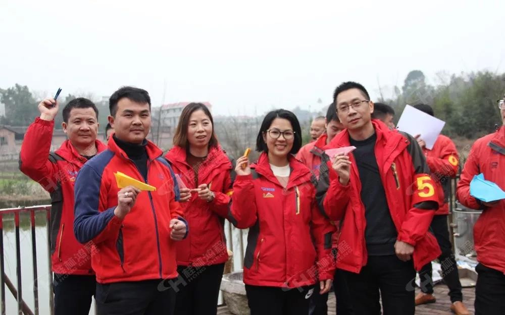 祝贺磨粉机厂家桂林鸿程第四届户外拓展圆满结束 祝贺磨粉机厂家桂林鸿程第四届户外拓展圆满结束