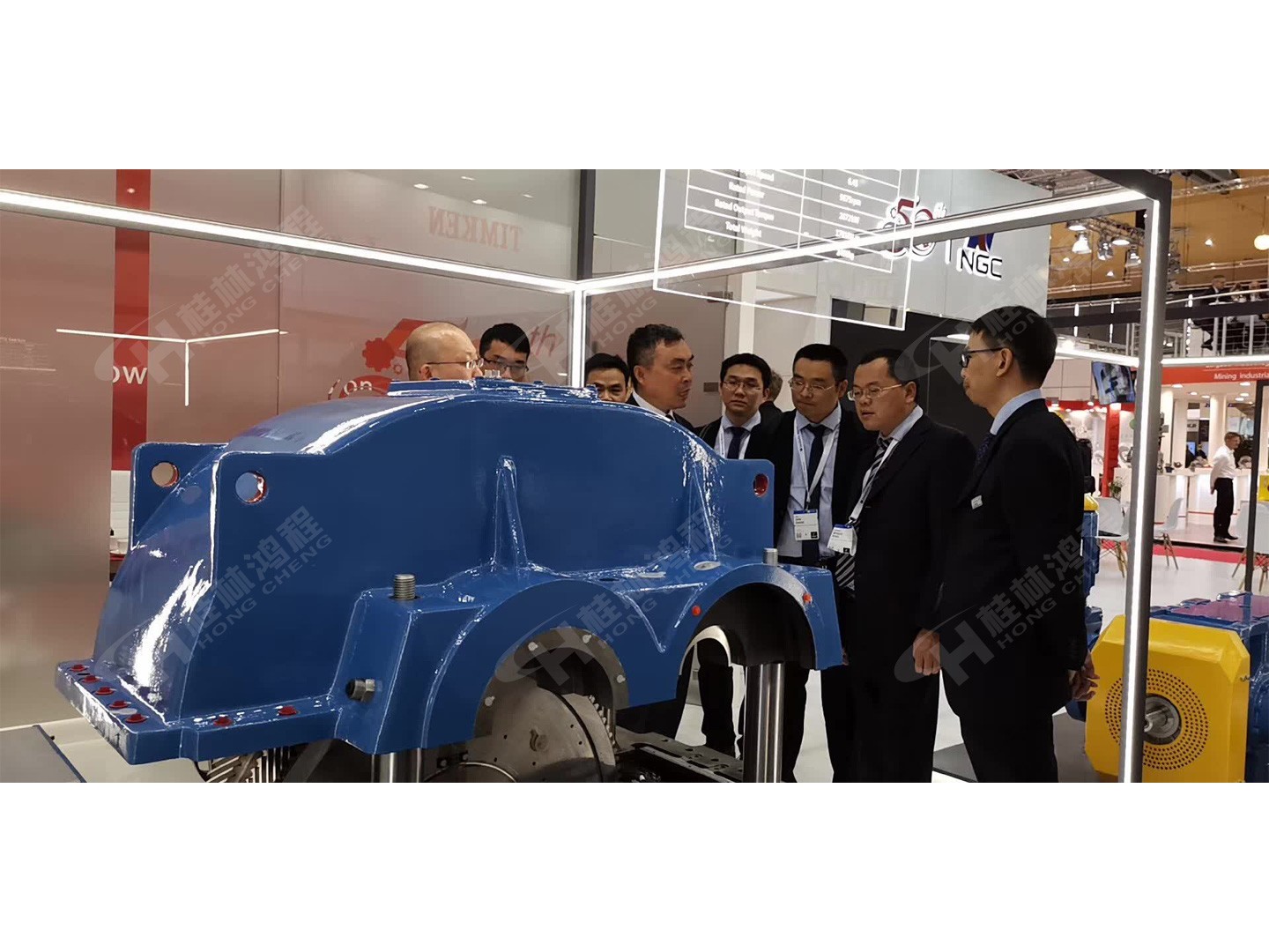 磨粉机厂家桂林鸿程参加汉诺威工业展学习德国人设计