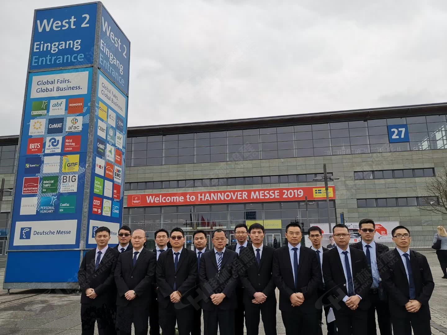 磨粉机厂家桂林鸿程参加汉诺威工业展学习德国人设计