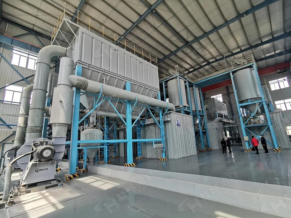 洁型煤加工生产线HCH1395超细环辊磨粉机 干净整洁无尘车间现场