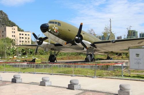 桂林鸿程雷蒙机厂地址：临苏路磨粉机生产基地