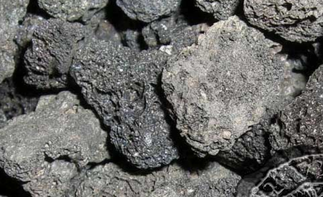 火山渣加工后用途助手hlm矿渣立磨