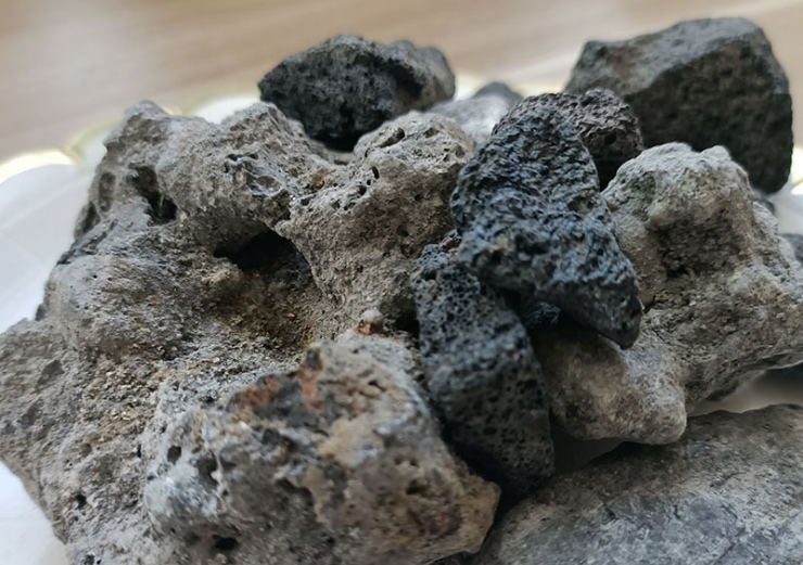 钢铁冶炼产生的高炉炉渣