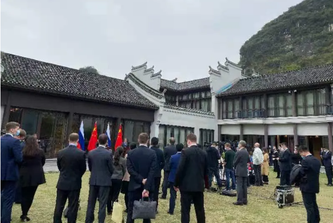 [鸿程关注]中国外长王毅同俄罗斯外长拉夫罗夫在桂林举行会谈