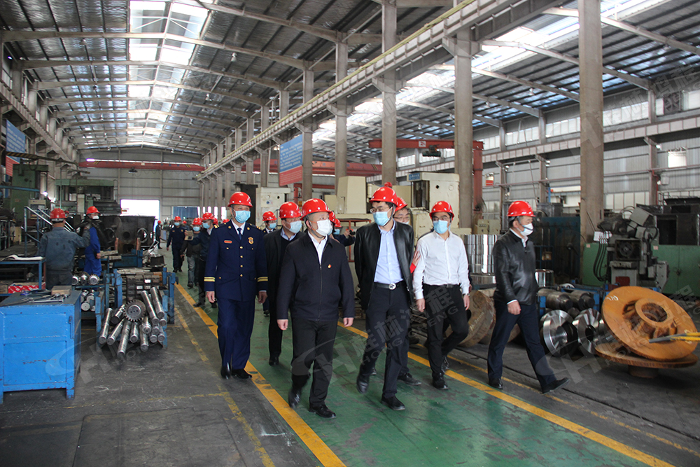 2021.2.5桂林市副市长来公司做安全大检查
