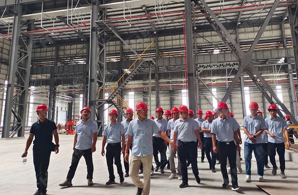 桂林鸿程矿山设备磨粉机2022销售大会参与人员参观宝山智能产业园 桂林鸿程矿山设备磨粉机2022销售大会参与人员参观宝山智能产业园